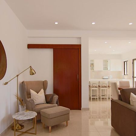 Phaedrus Living: City View Luxury Flat Androcleous Paphos Exterior photo