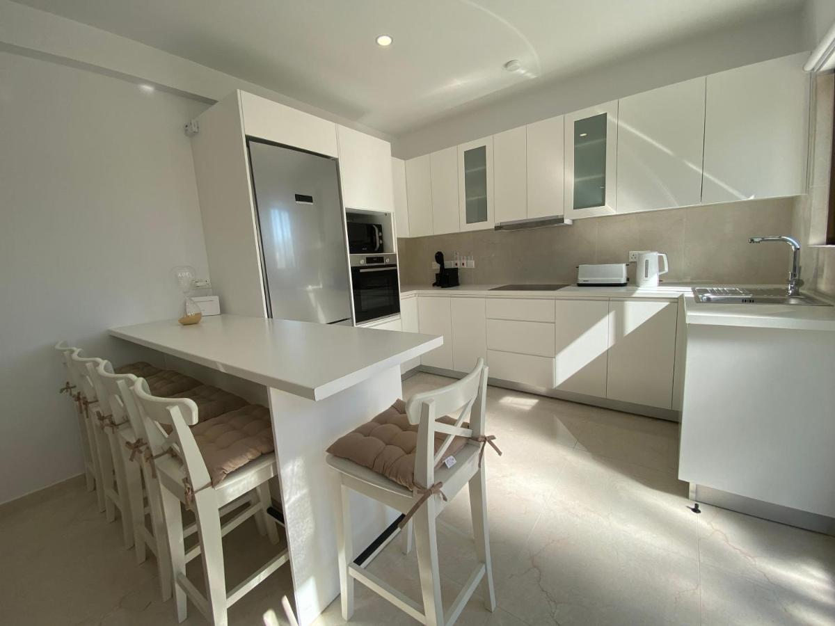 Phaedrus Living: City View Luxury Flat Androcleous Paphos Exterior photo