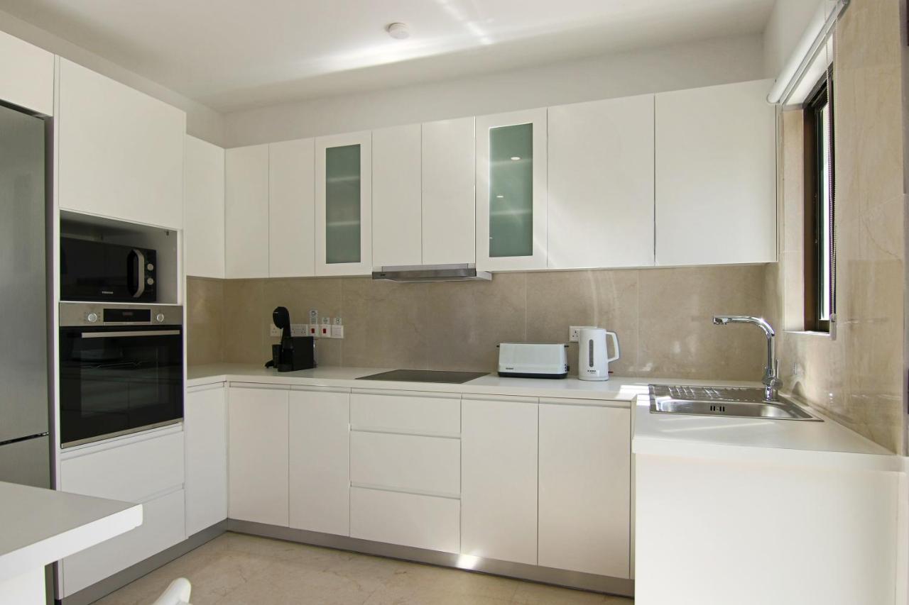 Phaedrus Living: City View Luxury Flat Androcleous Paphos Exterior photo